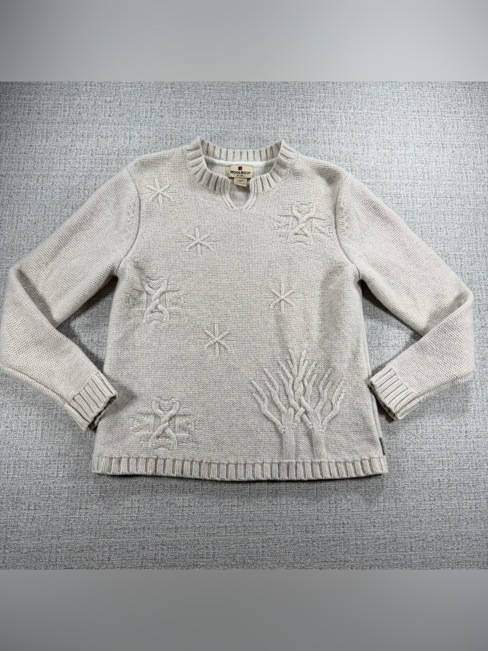 Woolrich Sz M Oatmeal V Neck Lamb's Wool Sweater decorative cable Winter Design